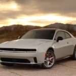 Erik Kituashvili Instagram - Charger Daytona Электричка. 670 сил. 0-100 км/ч. 3.4 сек. Запас хода 507 км Старт продаж в конце года. Как по мне Вин Дизель рыдает. А ты что думаешь по этому поводу?