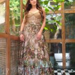 Esha Deol Instagram - 💛💛💚🍀💚💛💛 One with nature 🫶🏼 EshaDeol X DabbooRatnani 📸 Assisted by @manishadratnani Outfit @rockystarofficial Location @one8.commune Makeup @ankitamanwanimakeupandhair Hair @fatima_dsouza Managed by @palsandpeersentertaintment Staff @shankarjadhav813 Assistant stylist @styledbynishhh PR @niluferq @hypenq_pr #Eshadeol #EdxDR #gown #corset #bold #bling #natural #earthytones #flowerpower #slay #photoshoot #nature #photooftheday #trending #exploremore #dabbooratnaniphotography #explore #shootwithdabboo #gratitude ♥️🧿