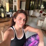Esha Deol Instagram - आज का workout किया आपने ? 💪🏼♥️🧿♥️♥️ #tuesdaymotivation #mornings #workout #goforit #stayfit #gratitude ♥️🧿