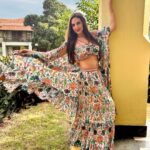 Esha Deol Instagram - 💛💙💜🩵💛 Styled by: @kareenparwani Outfit: @shivaliahmedabad @sonyashaikh Earrings: @rubans.in @oakpinionpr HMU @surve.jaya @shankarjadhav813 #bohostyle #sunshine #sunday #weekendvibes #gratitude ♥️🧿