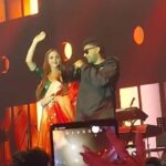 Esha Deol Instagram - @gururandhawa 🤟🏻👌🏼🫶🏼 in da house 👍🏼 @palsandpeersentertainment #desi #desivibes #yourockstar #awesome #fangirl #delhi #gratitude ♥️🧿