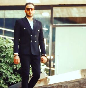 Essam Elsakka Instagram - #بيت_عز  #إلا_أنا 💚💚💚 by:: @salmabouelnaga  stylist:: @byisraafekriii