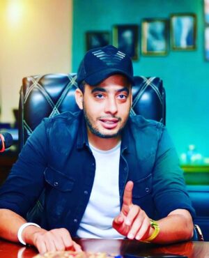 Essam Elsakka Instagram - شكرا جريدة الدستور علي الندوة والتكريم 🙏🏻❤️#الدستور #عصام_السقا