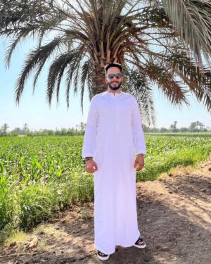 Essam Elsakka Instagram - عيد سعيد كله خير 
ورضا وسعاده وستر
مافيش احلي من العيد 
وسط اهلي وحبايبي
❤️❤️❤️