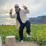Esteban Ahn Instagram - Feliz año nuevo 🎁 Gracias por otro año y este 2024 nos vamos más SinMi que nunca 🤍