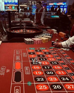 Esteban Ocon Instagram - A bit of Vegas, a bit of Abu Dhabs 📸