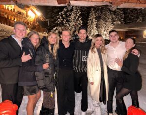 Esteban Ocon Instagram - Happy new year from us 🥳 !