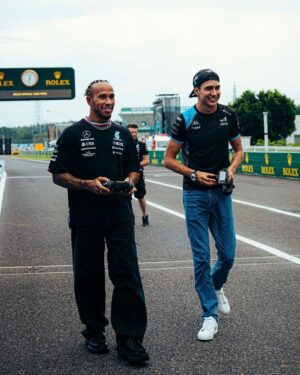 Esteban Ocon Instagram - That was fun 🎮 bringing back memories of when we were kids! thx @lewishamilton 🙏🏼