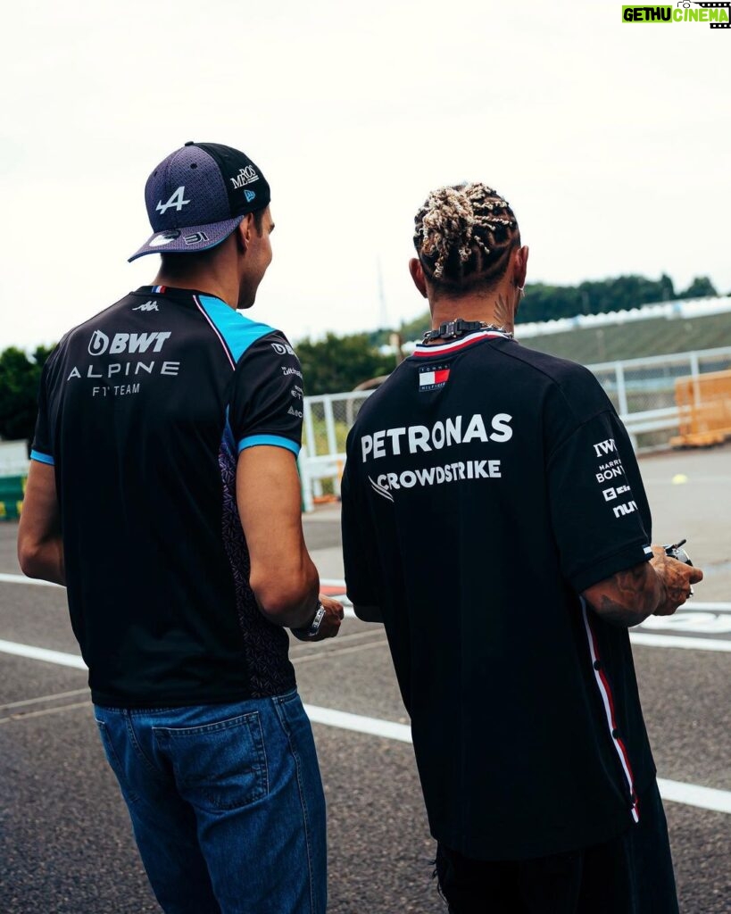 Esteban Ocon Instagram - That was fun 🎮 bringing back memories of when we were kids! thx @lewishamilton 🙏🏼 Suzuka Circuit