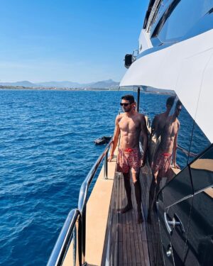 Esteban Ocon Instagram - ☀️🏝️🛥️😎🌊🤿 🎉