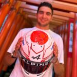 Esteban Ocon Instagram – Special helmet for a special place. ❤️🤍

おもてなしに感謝します、私の特別なヘルメットを気に入っていただければ幸いです