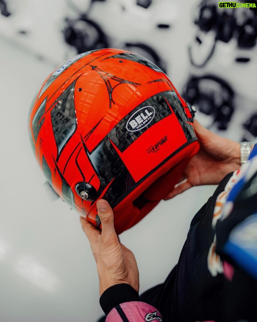 Esteban Ocon Instagram - red and black is back for ‘24 🔴⚫️