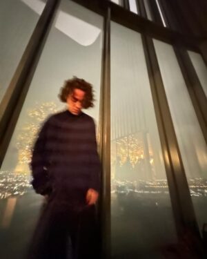 Ethan Cutkosky Instagram - 1000ft 🌃