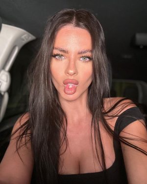 Eugenia Suárez Thumbnail - 595.7K Likes - Most Liked Instagram Photos