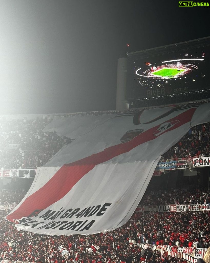 Eugenia Suárez Instagram - RIVER CAMPEÓN 🫀🫀 Monumental River Plate