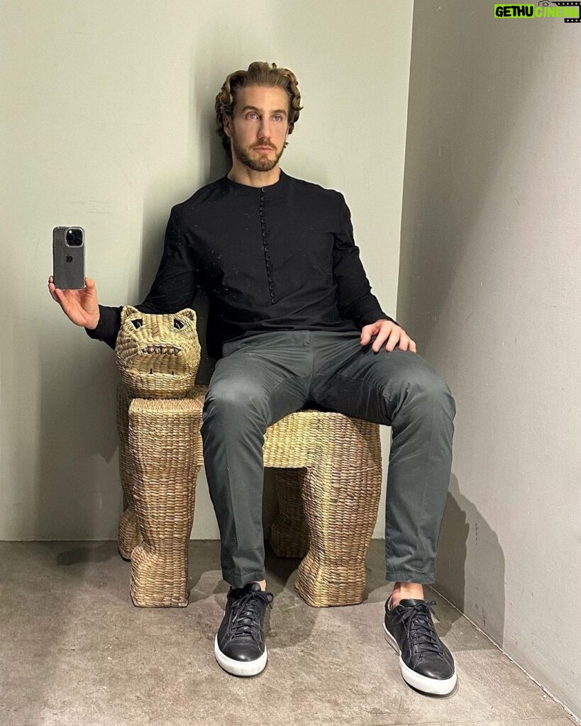 Eugenio Siller Instagram - Mexican corner 🐯 #shotoniphone14 Mexico