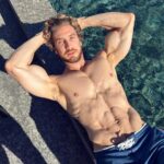 Eugenio Siller Instagram - Feliz Ombligo de la Semana / Happy Hump Day Los Cabos Mexico
