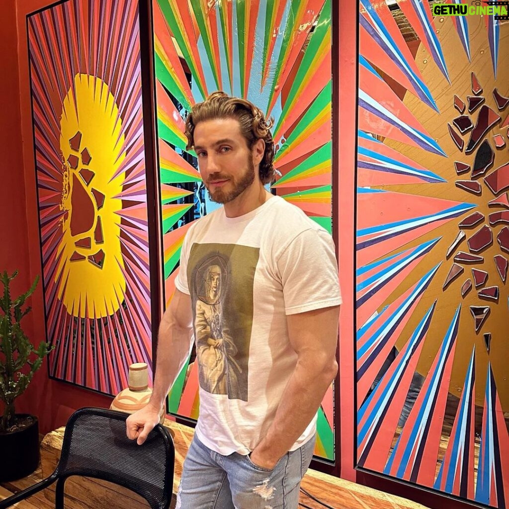 Eugenio Siller Instagram - Living life in colors … !!!