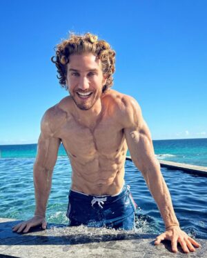 Eugenio Siller Thumbnail - 124.3K Likes - Most Liked Instagram Photos