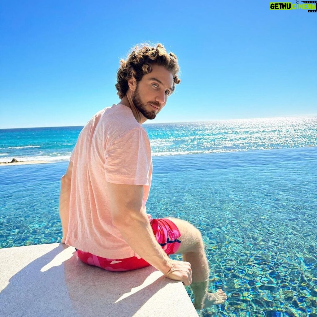 Eugenio Siller Instagram - Life is easier when you’re not complaining, worrying or stressing about anything … @solazresortloscabos #SolazIsWarmingUp #BeWithUs #OnceInALifetimeHoliday Solaz, A Luxury Collection Resort, Los Cabos