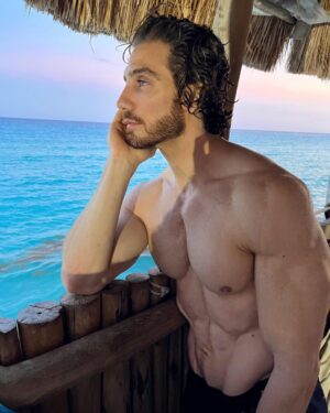 Eugenio Siller Thumbnail - 92K Likes - Most Liked Instagram Photos