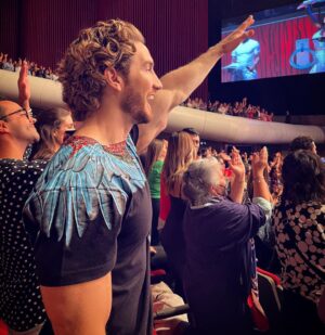 Eugenio Siller Instagram - Cómo extrañaba ir a conciertos !!! 🎸 🎵 🎤 

I really missed going to concerts !!!

@gnpseguros #viviresincreíble