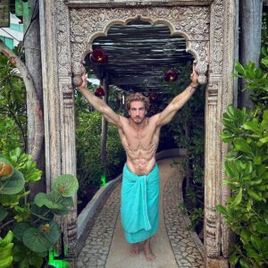 Eugenio Siller Thumbnail - 77.7K Likes - Most Liked Instagram Photos