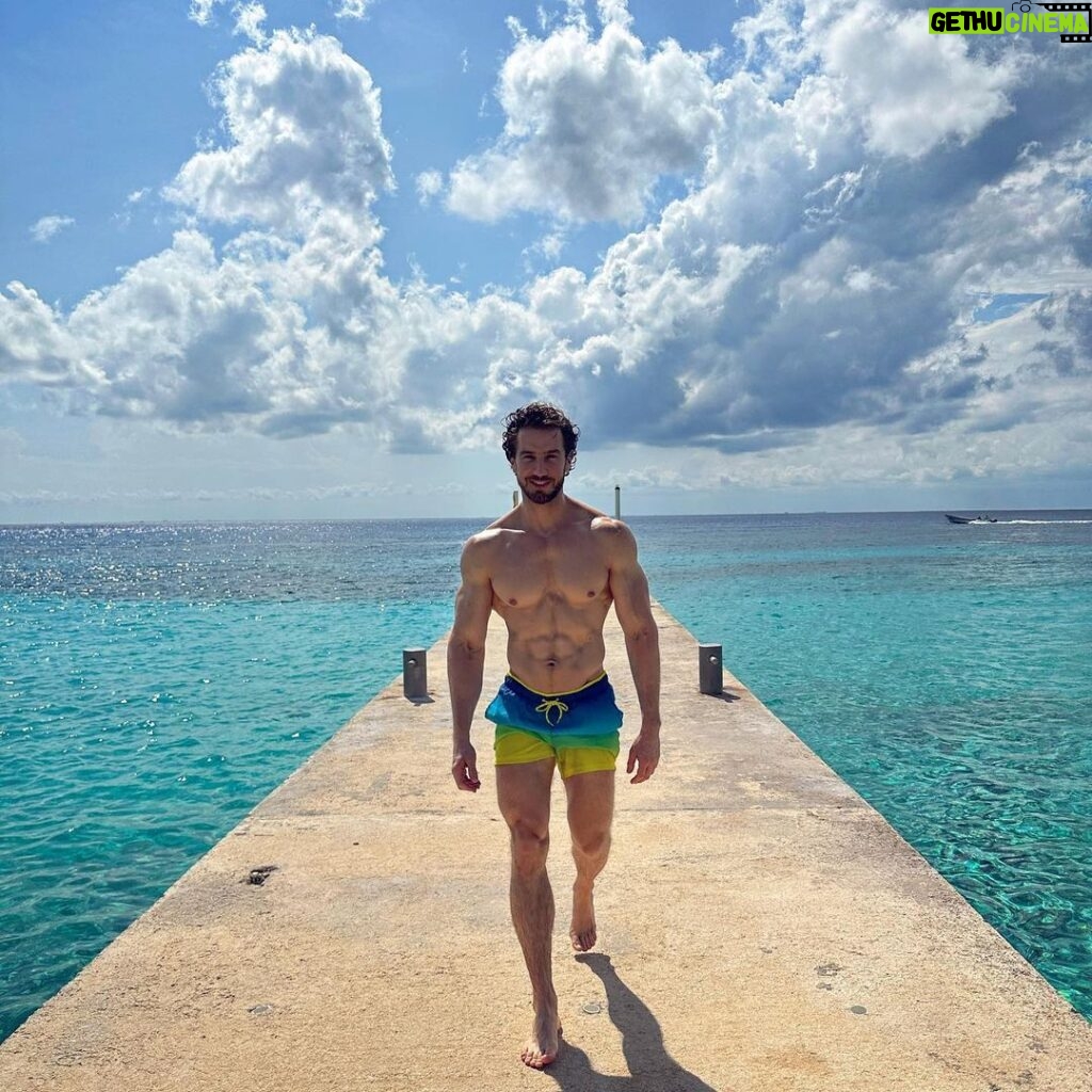 Eugenio Siller Instagram - Turquoise Waters in Cozumel