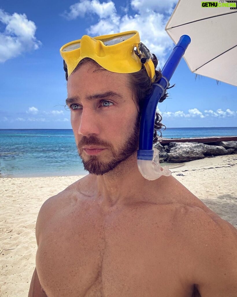 Eugenio Siller Instagram - My WTF face … ( Where’s The Food ) Cozumel