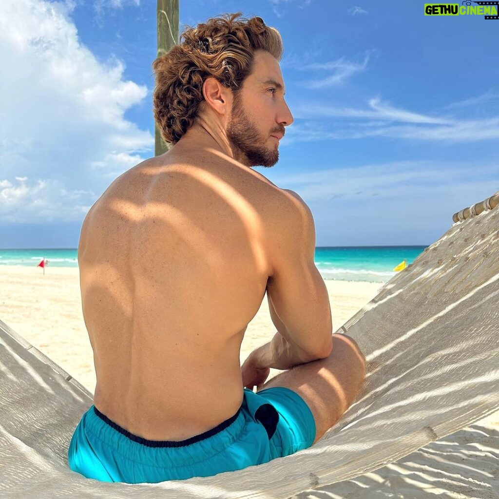 Eugenio Siller Instagram - Photos … 📷 ☀🌴 🌊 Live Aqua Beach Resort Cancun