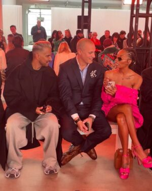 Eva Marcille Instagram - Thank you @pamellaroland for a beautiful collection💐 and it was so perfect to see my fashion gurus @nigelbarker and @mrjaymanuel #nyfw
