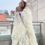 Eva Marcille Instagram - @yuteerone #nyfw On my way! 🌻