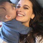 Evelyn Sharma Instagram - Obsessed 💖👼🏻 #smoochies #motherhood #momlife #twoundertwo