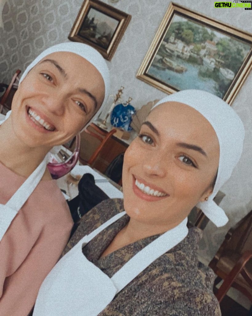 Ezgi Mola Instagram - @mervedizdar doğdu bu gün !! İyi ki doğdun Merve’m melek kalplim , iyi ki varsın.. Birlikte nice güzel yıllara arkadaşım💖🧿