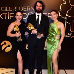 Ezgi Mola Instagram - Magazin Gazetecileri Derneğine dün akşam hazırladıkları güzel gece ve kıymetli ödüllerimiz için çok teşekkür ederim. @masumlarapartmani ekibi sizi seviyorum ! Daha nice güzel günlere, hep birlikte…
