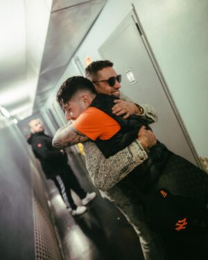 Fabio Bartolo Rizzo Instagram - Il Male Che Mi Fai è ancora numero uno su Spotify, ieri lo abbiamo fatto per la prima volta live. Il pezzo sta volando… E io pure… 🙃