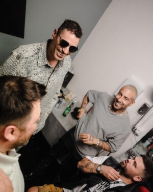 Fabio Bartolo Rizzo Instagram - Il Male Che Mi Fai è ancora numero uno su Spotify, ieri lo abbiamo fatto per la prima volta live. Il pezzo sta volando… E io pure… 🙃