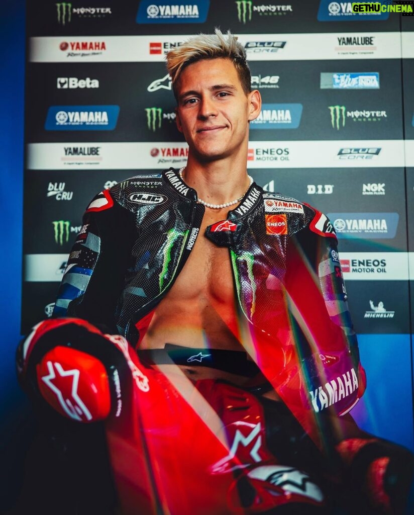 Fabio Quartararo Instagram - 🇮🇹 DUMPPP - 🙂 - Calling DR3 🤌 - Meeting 🤓 - Fan boy - Willy’s birthday routine 🎂 - Tommy Sannnn ! - When she’s home alone 🌪️💨😆 - Be happy ! ✌🏼 - Braking in turn 1 - 🐢 Misano World Circuit