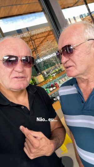 Fabrício Werdum Instagram - QUEM SOU EU ? Com Valdir 😂

Obs: mandem ideias para o QUEM SOU EU? Heeeeyyy

Vídeo by: @casal_jh2