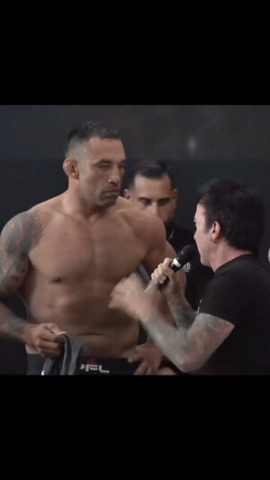 Fabrício Werdum Instagram - SÓ NO @combate 

@rhoodeslima 
@anahissa
