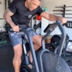 Fabrício Werdum Instagram - Depois de 1 horas de treino físico! 5 vezes de 15 segundos para finalizar o treino!