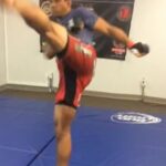 Fabrício Werdum Instagram - #tbt #2014 O primeiro Round é no vestiário! 40 mins de aquecimento