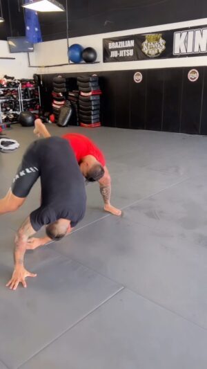Fabrício Werdum Instagram - Finalizando a semana com um treino forte de grappling. Estamos chegando!