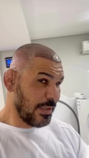 Fabrício Werdum Instagram - Parabéns @minotauromma pelo #halloffame 

Não soy fruta PERO te QUIEROOO!