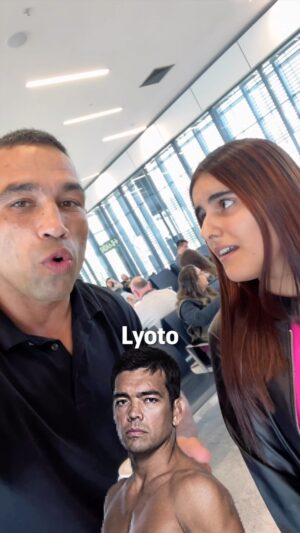 Fabrício Werdum Instagram - MAIS UMA DO FAMOSO: QUEM SOU EU ?🤔

OBS: É a pessoa que vem pedir para tirar foto! 

Vídeo BY: @casal_jh2