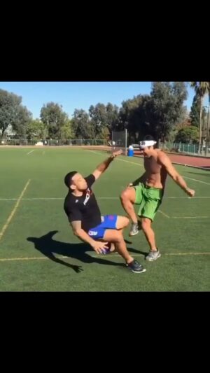 Fabrício Werdum Instagram - #tbt das palhaçadas 

De qual vc mais gostou?