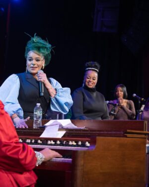 Faith Evans Instagram - What an absolute pleasure it was to honor THEE Maestro @officialtwinkieclark & see vocal mutha @karenclarksheard  @kierrasheard @icanonlybetiffy @cjay_alexander @damiensneed .. thanks for having me be a part @townhallnyc @718melina