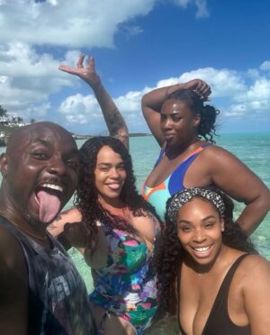 Faith Evans Instagram - Fun in da ☀️Thank you @sophiakay.co for my Unit.