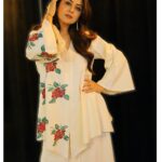 Falaq Naaz Instagram - I love staring at You♥️ . . . Styled by : @styleby_shivi Outfit: @label.apurva Outfit pr : @sonyashaikh and @_vaishnavii.3011 . . . #instapost #falaqnaaz #foryou #styling #explore #outfitoftheday