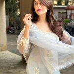 Falaq Naaz Instagram - ताज़ा ताज़ा haircut 💇‍♀️ . . . Outfit-: @swaroop_dressing_collection . . . #picoftheday #falaqnaaz #newhaircut